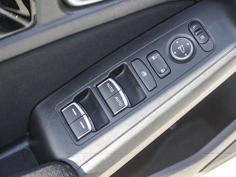 Used 2025 Honda Civic Sport image 26