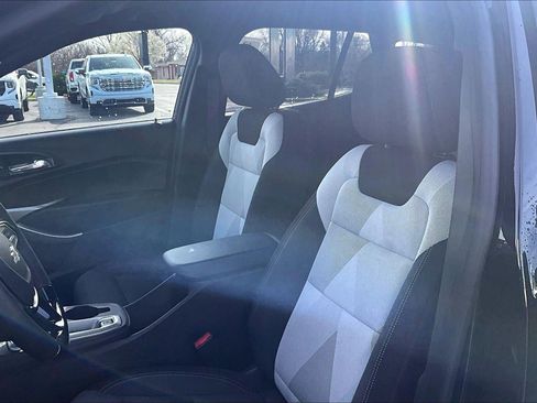 New 2026 Chevrolet Trax RS w/ Sunroof Package FWD image 9