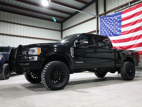 Used 2019 Ford F250 Lariat w/ Lariat Ultimate Package AWD/4WD image 1