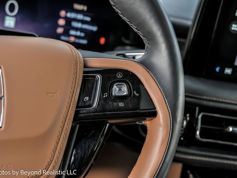 Used 2025 Lincoln Aviator Black Label w/ Jet Appearance Package image 42