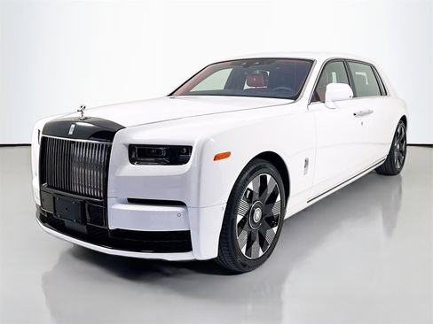 Certified 2024 Rolls-Royce Phantom Extended Wheelbase image 3