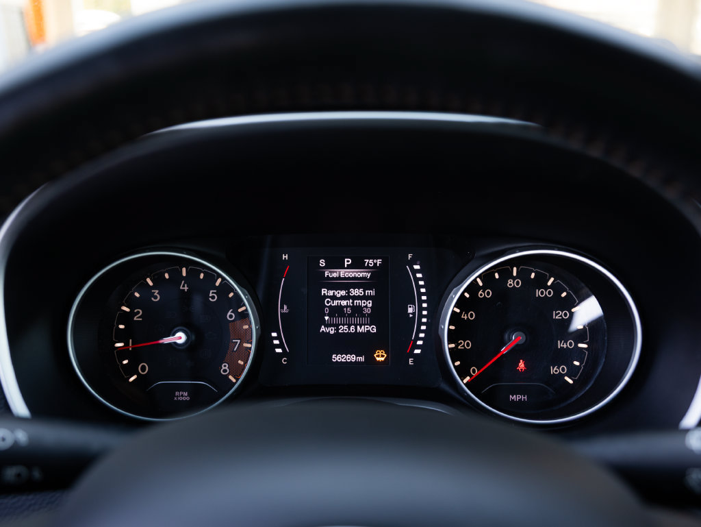 Used 2018 Jeep Compass Latitude FWD image 18
