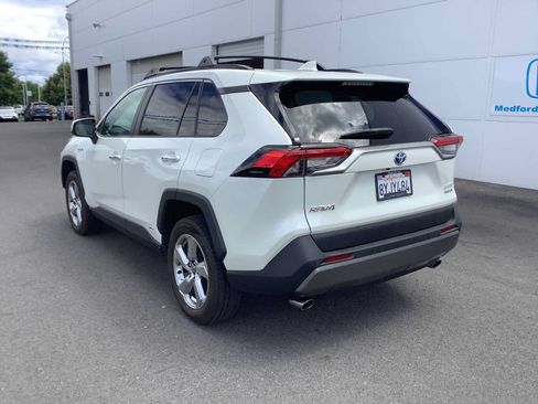 Used 2021 Toyota RAV4 Limited AWD/4WD image 3