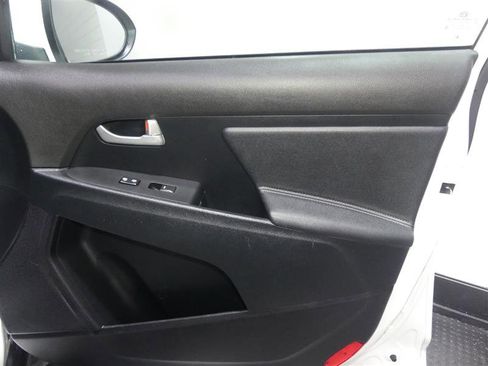 Used 2016 Kia Sportage SX FWD image 18