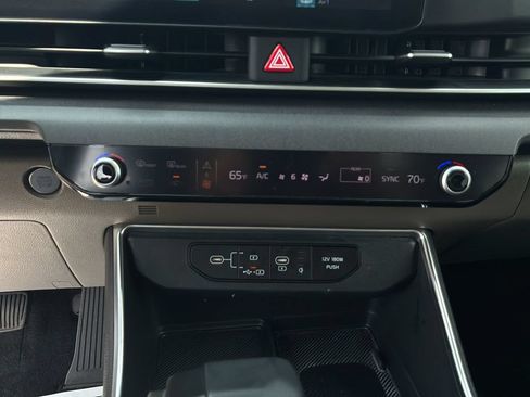 Used 2025 Kia Carnival SX FWD image 22