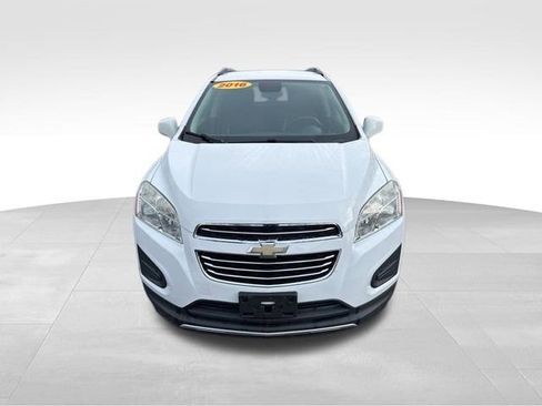 Used 2016 Chevrolet Trax LT w/ LT Convenience Package FWD image 2