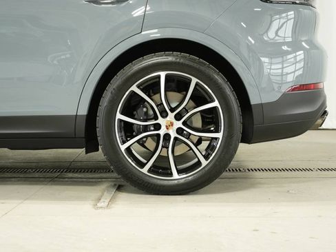 Certified 2025 Porsche Cayenne image 43