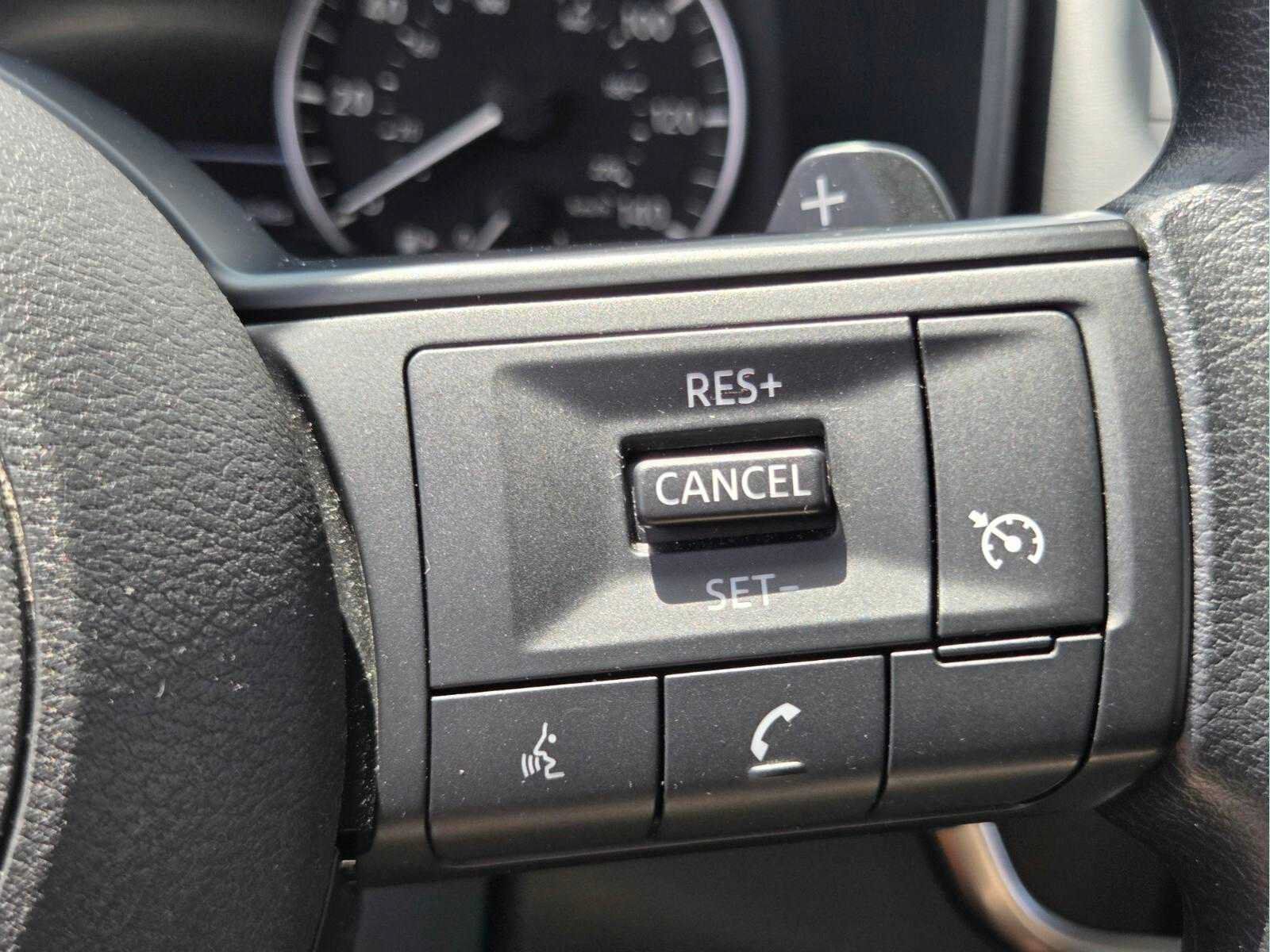 Used 2024 Nissan Rogue S FWD image 29