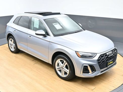 Used 2024 Audi Q5 e Premium w/ Convenience Package AWD/4WD image 44