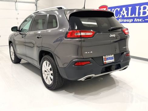 Used 2016 Jeep Cherokee Limited w/ Trailer Tow Group AWD/4WD image 9