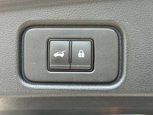 Used 2024 Nissan Pathfinder SL w/ SL Premium Package AWD/4WD image 21