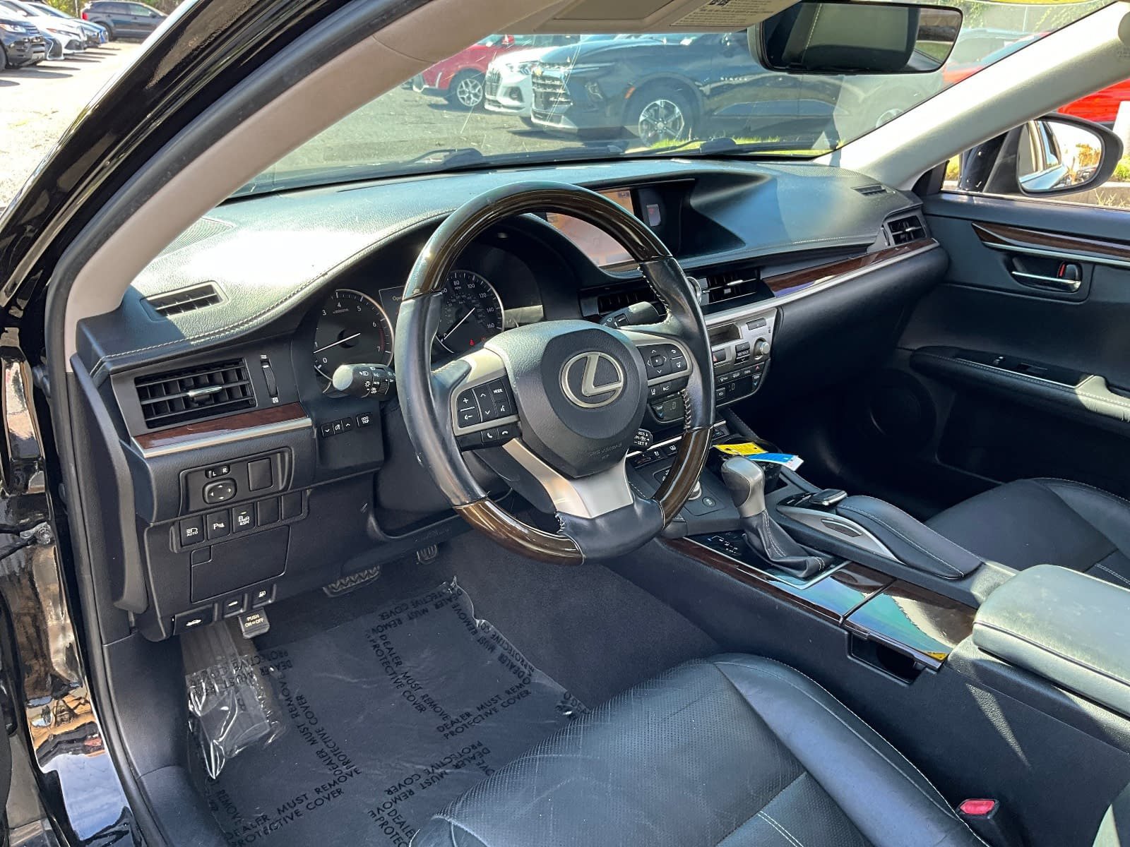 Used 2016 Lexus ES 350 w/ Luxury Package w/Wood Trim FWD image 13