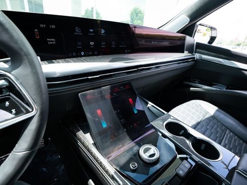 Used 2025 Cadillac Escalade V AWD/4WD image 34