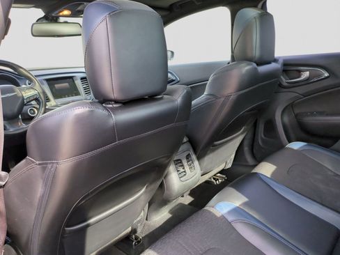 Used 2015 Chrysler 200 S w/ Navigation & Sound Group I image 19