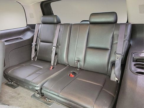 Used 2012 Cadillac Escalade Premium RWD image 9