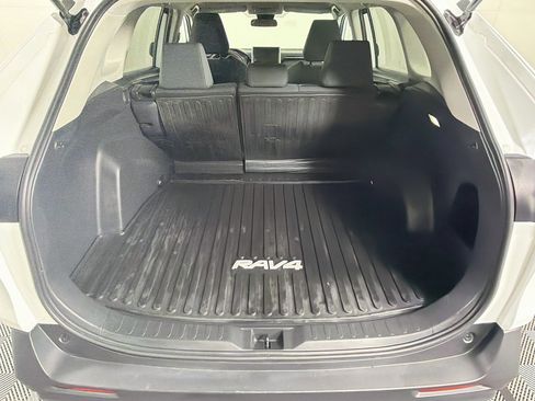 Used 2025 Toyota RAV4 LE FWD image 28
