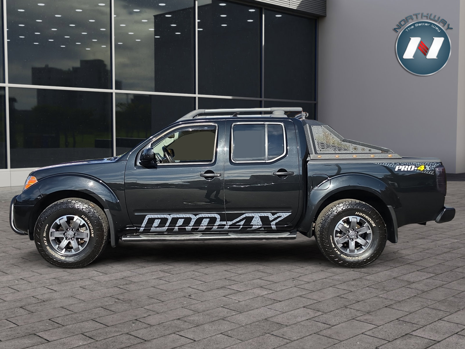 Used 2020 Nissan Frontier PRO-4X w/ Pro-4x Utility Package AWD/4WD image 2