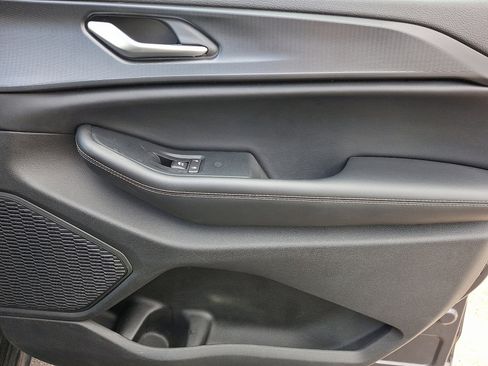 Used 2024 Jeep Grand Cherokee Laredo image 10