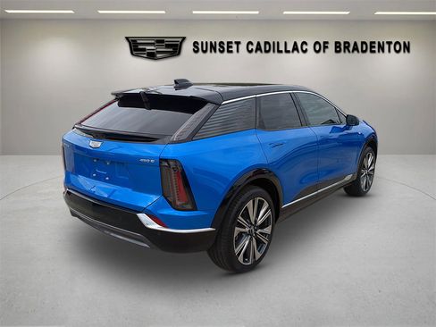 New 2026 Cadillac Optiq Luxury 2 image 4