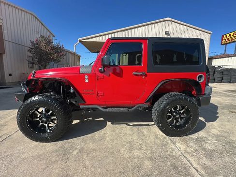 Used 2016 Jeep Wrangler Sport w/ Quick Order Package 24S AWD/4WD image 2