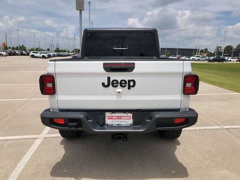 Used 2022 Jeep Gladiator Sport AWD/4WD image 6