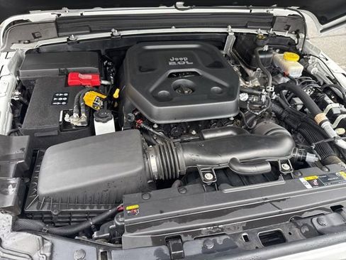 Used 2022 Jeep Wrangler Unlimited Sport image 32