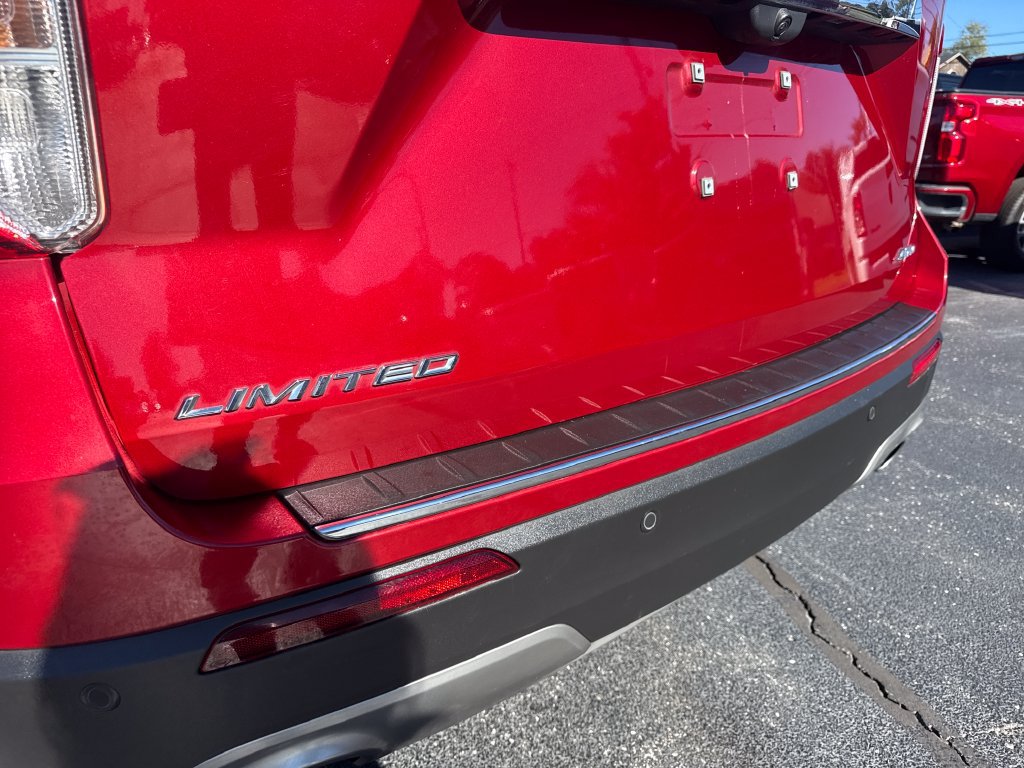 Used 2021 Ford Explorer Limited w/ Equipment Group 301A AWD/4WD image 11
