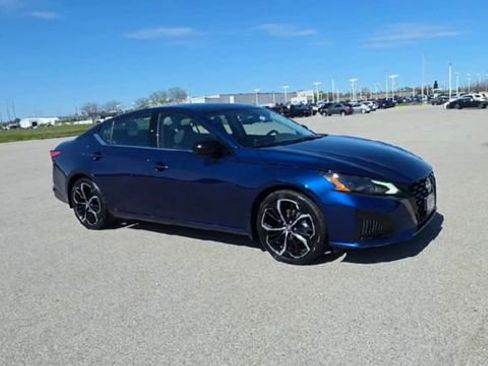 Used 2023 Nissan Altima 2.5 SR image 9