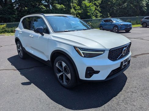 New 2026 Volvo XC40 B5 Plus w/ Protection Package Premier image 2