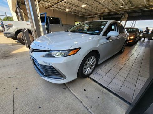 Used 2023 Toyota Camry LE w/ Convenience Package FWD image 2