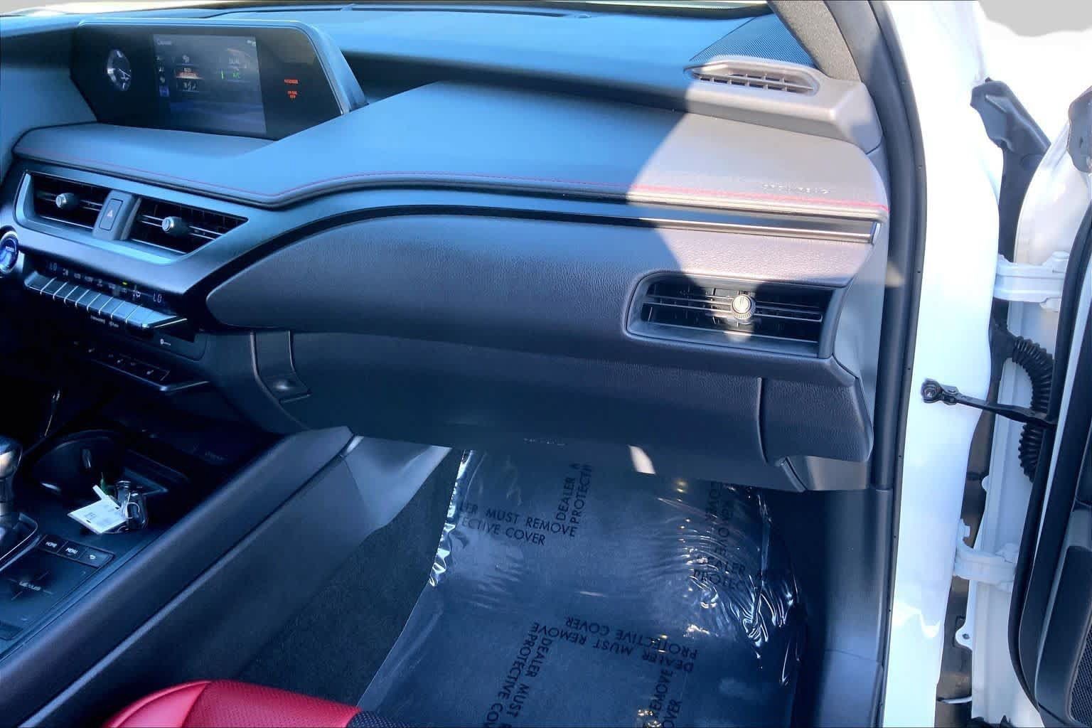 Used 2019 Lexus UX 250h F Sport AWD/4WD image 19