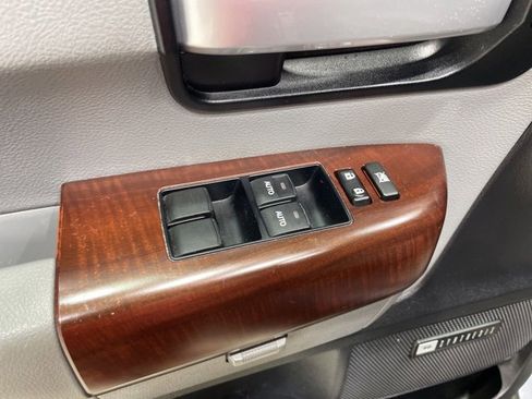 Used 2014 Toyota Sequoia Platinum image 10