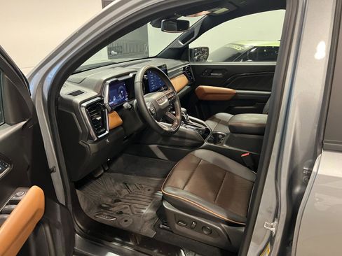 Used 2024 GMC Canyon AT4 w/ AT4 Premium Package image 10