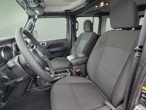 Used 2023 Jeep Wrangler Unlimited w/ Convenience Group AWD/4WD image 29