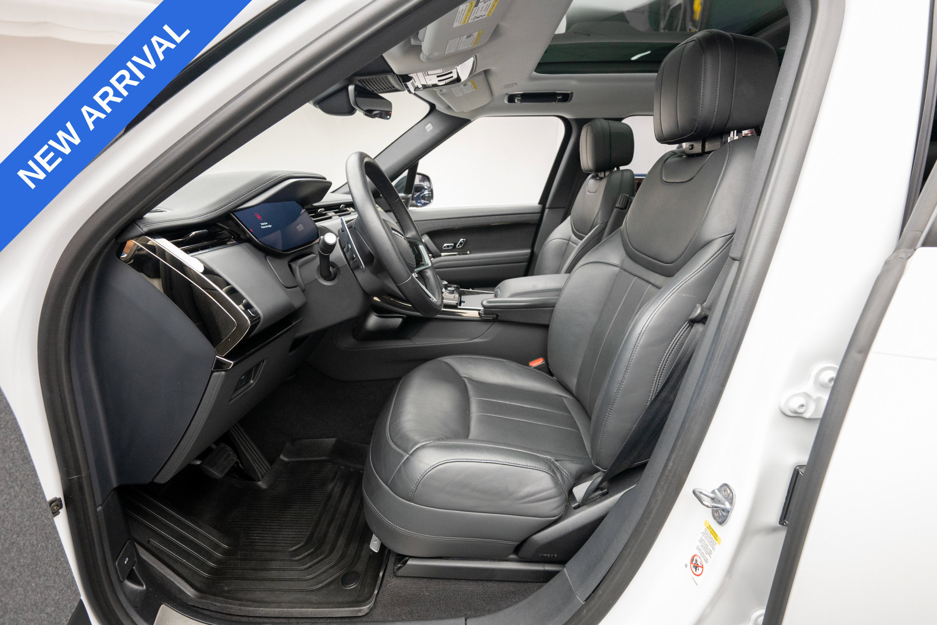 Used 2023 Land Rover Range Rover Sport SE AWD/4WD image 12