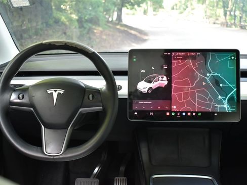 Used 2021 Tesla Model Y 2WD image 20