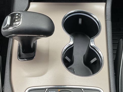 Used 2015 Jeep Grand Cherokee Overland image 22