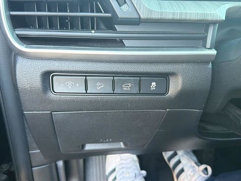 Used 2024 Kia Telluride EX w/ EX Captain's Chair Package FWD image 27