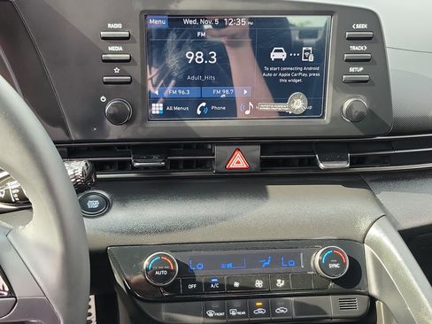 Certified 2025 Hyundai Elantra Sport w/ Cargo Package image 10