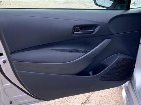 Used 2025 Toyota Corolla LE image 21
