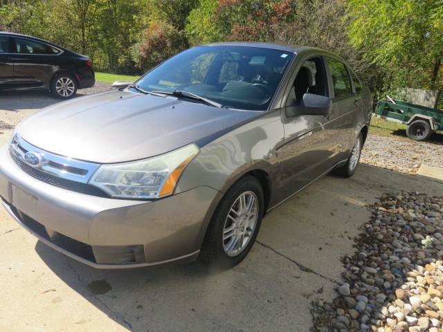 Used 2010 Ford Focus SE FWD image 3