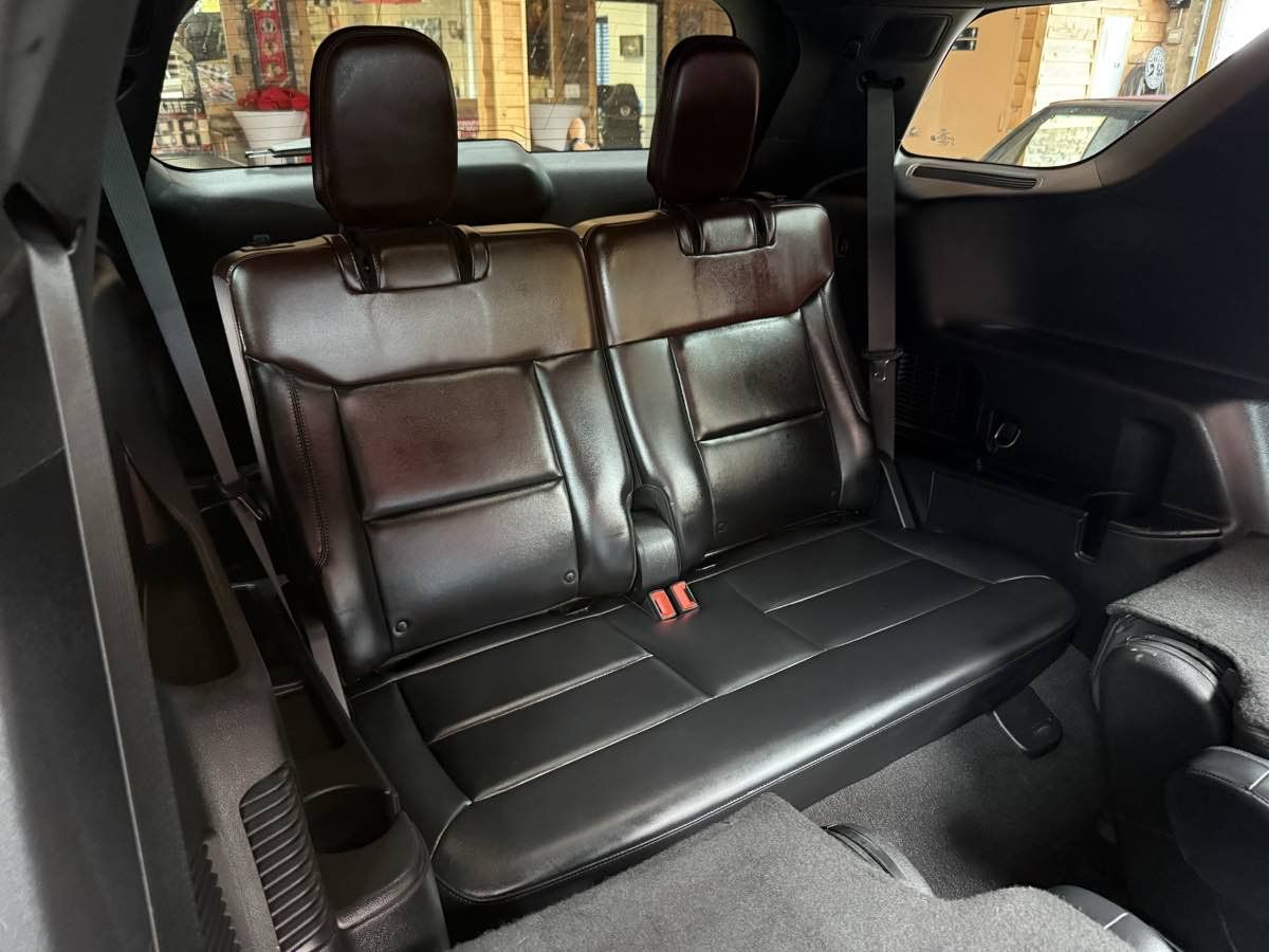 Used 2020 Ford Explorer Platinum w/ Premium Technology Package AWD/4WD image 30