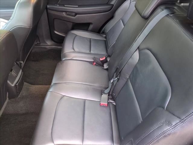 Used 2018 Ford Explorer XLT w/ Equipment Group 202A AWD/4WD image 20