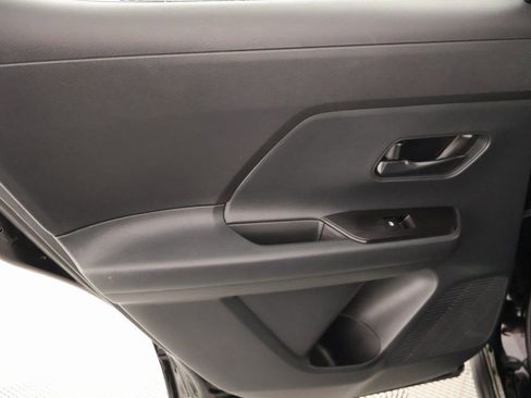 Used 2025 Nissan Kicks S image 15