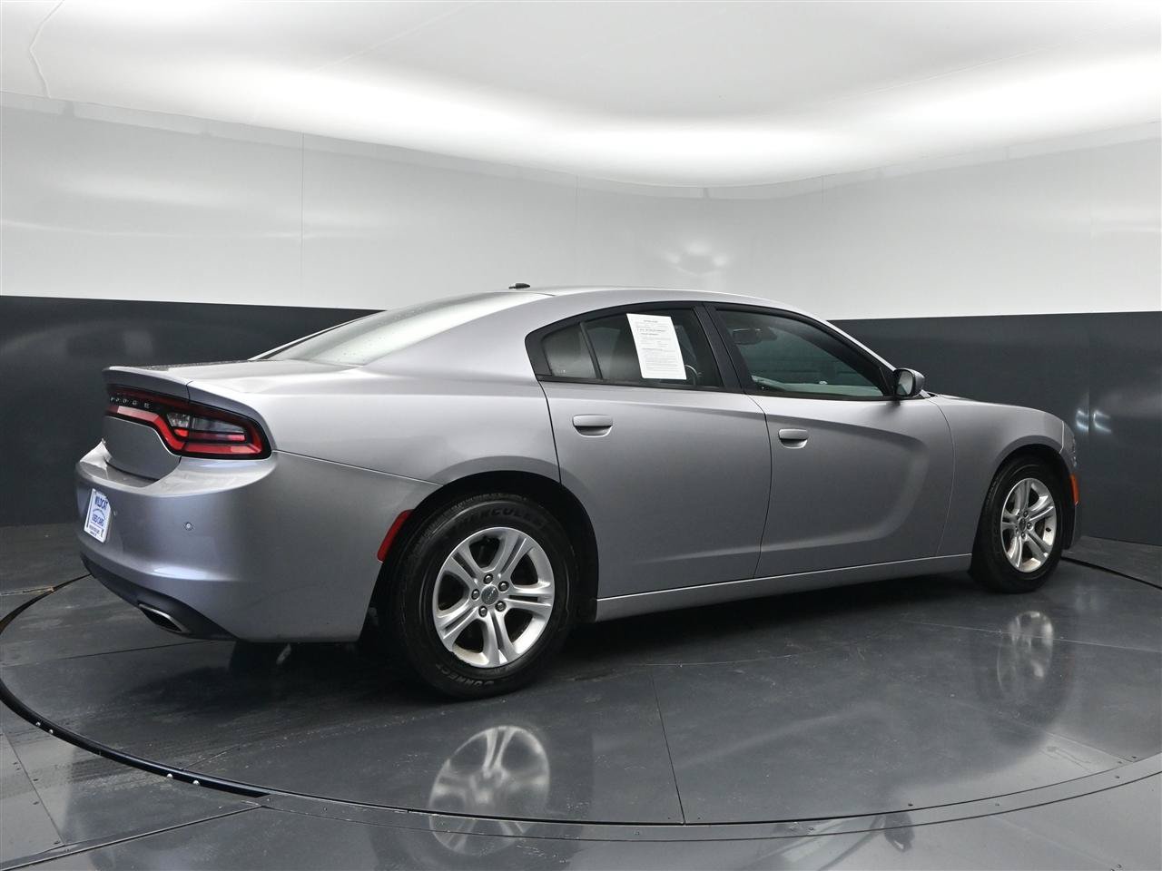 Used 2016 Dodge Charger SE w/ Popular Equipment Group RWD image 5