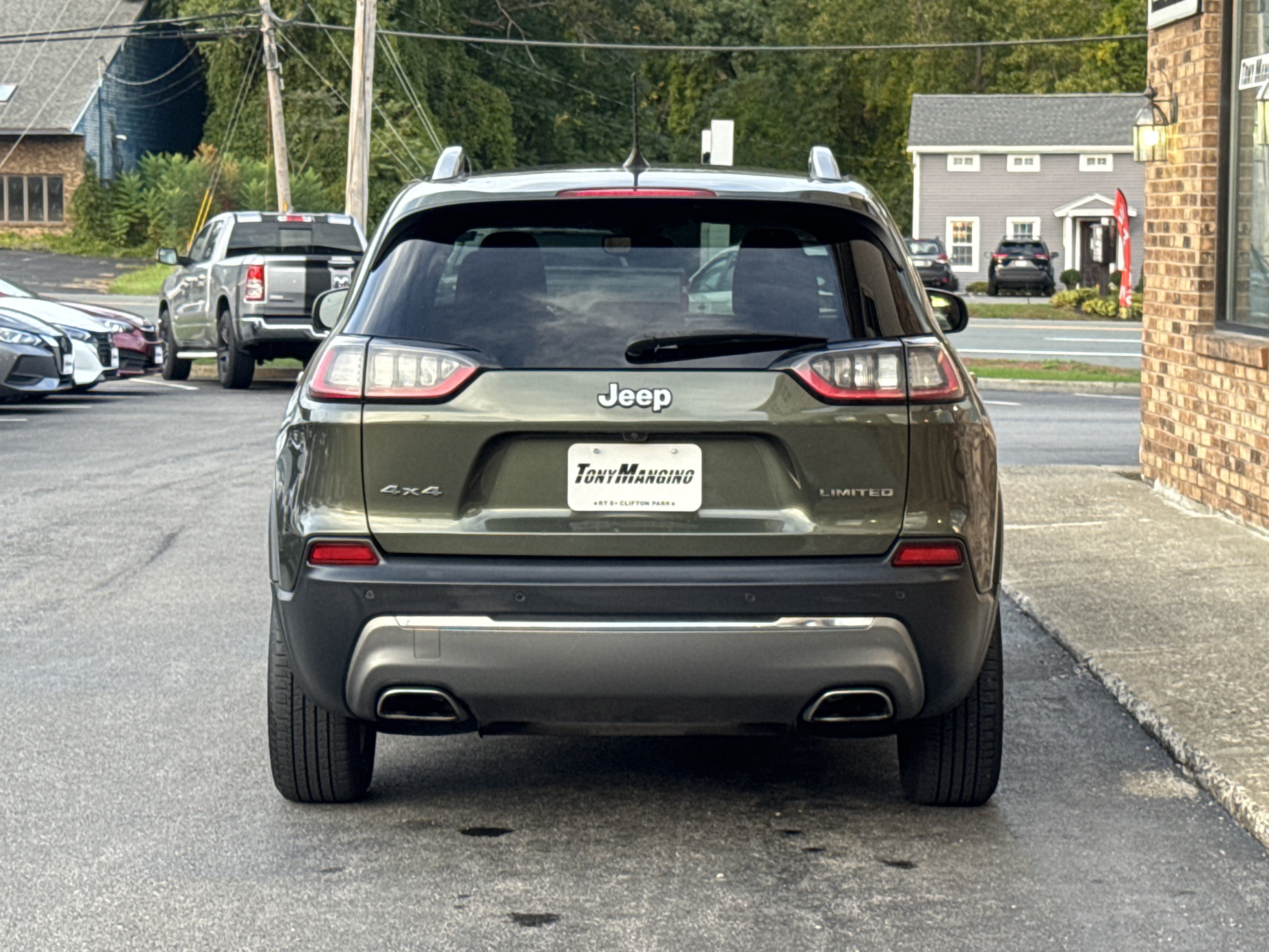 Used 2020 Jeep Cherokee Limited AWD/4WD image 4