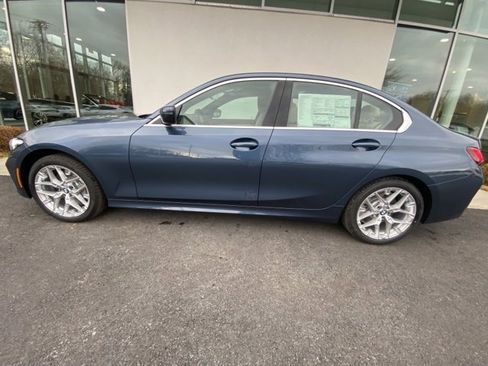 Used 2025 BMW 330i xDrive Sedan w/ Premium Package image 2