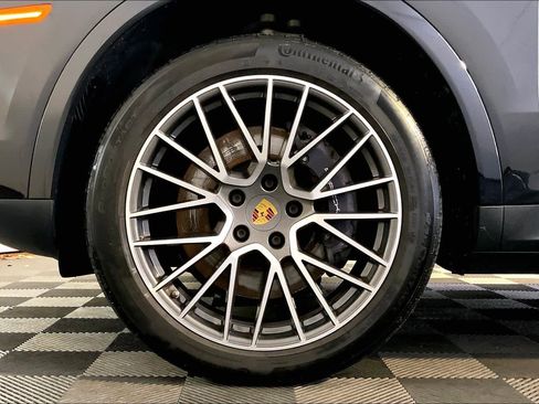 Used 2022 Porsche Cayenne image 11