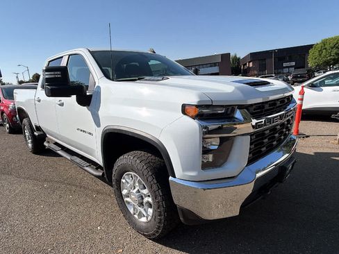 Used 2021 Chevrolet Silverado 2500 LT w/ Fleet Comfort Package AWD/4WD image 3