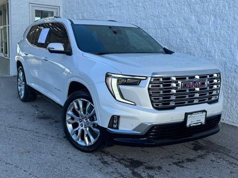 Used 2025 GMC Acadia Denali w/ Super Cruise Package image 2